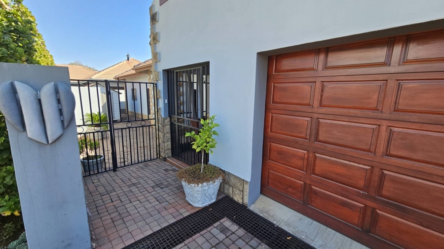 3 Bedroom Property for Sale in Meerhof North West